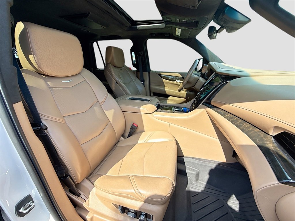 Used 2019 Cadillac Escalade Platinum image 32