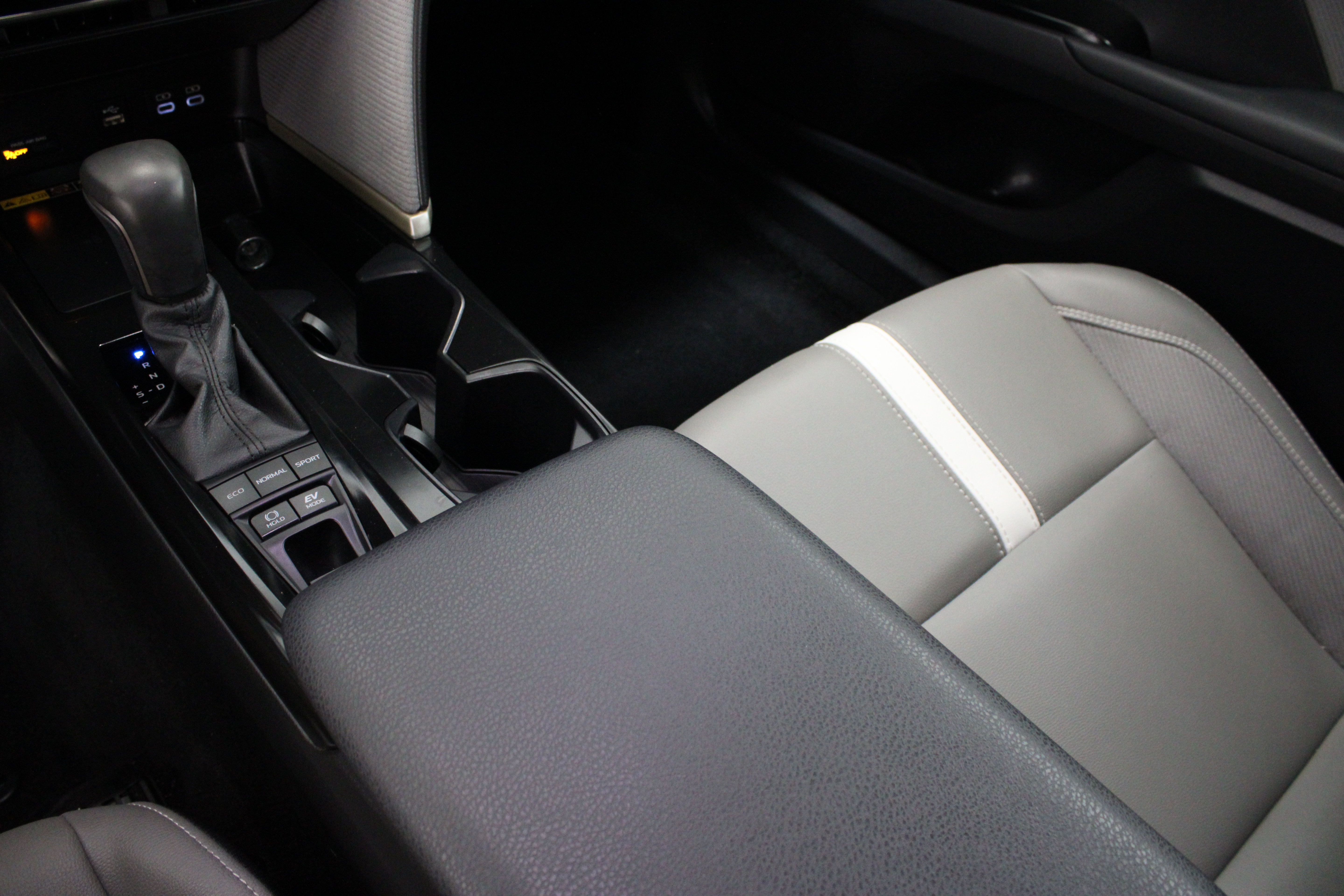 Used 2026 Toyota Camry SE w/ Convenience Package FWD image 17