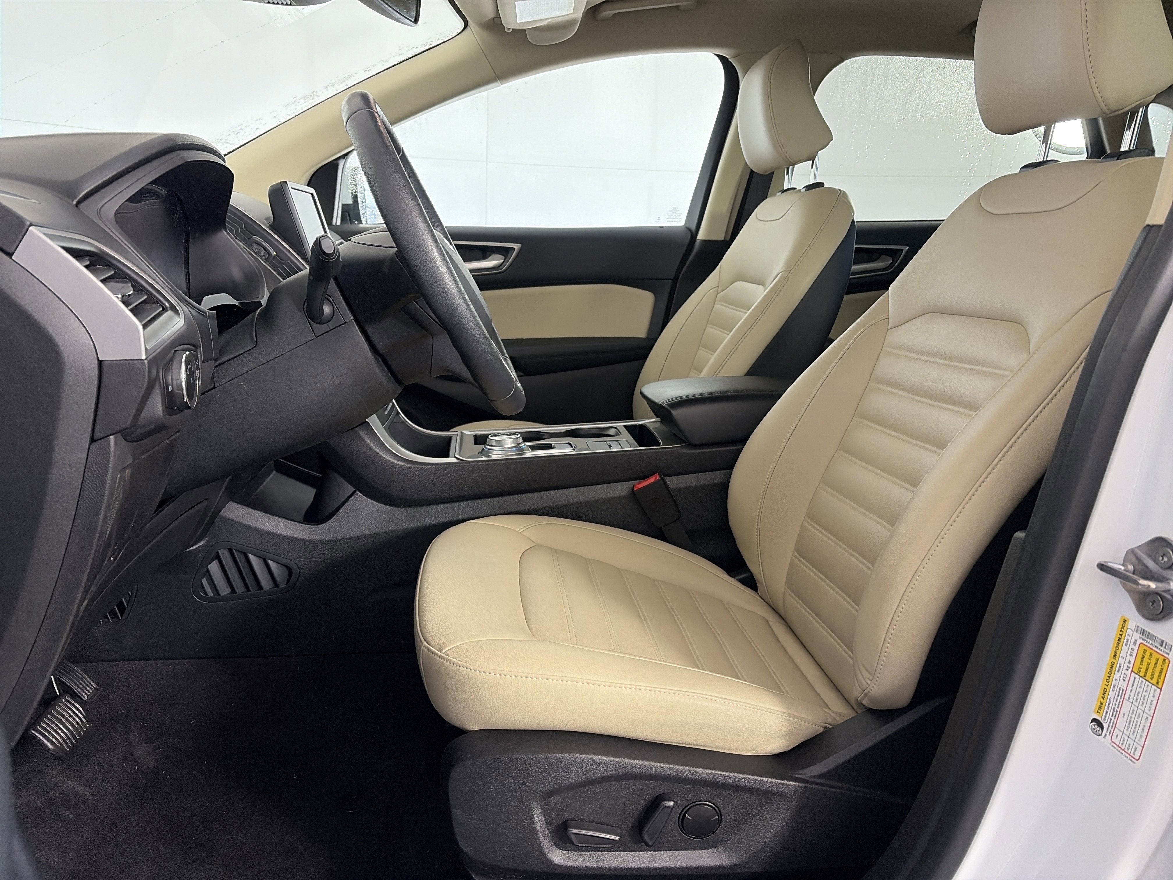 Used 2024 Ford Edge SEL w/ Convenience Package image 6