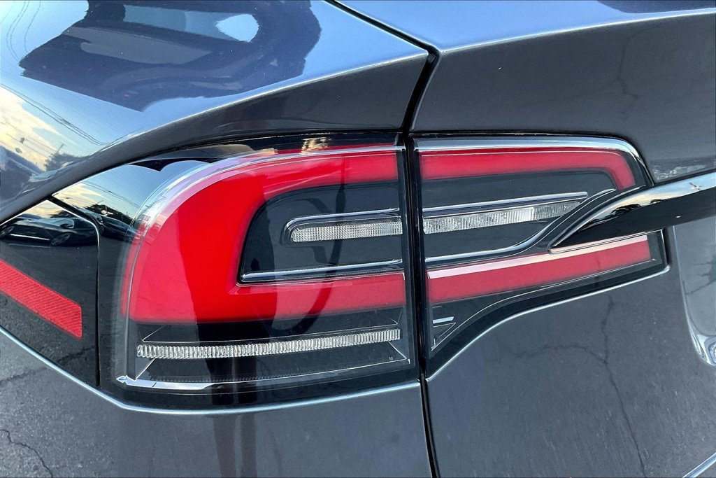 Used 2022 Tesla Model X AWD/4WD image 22