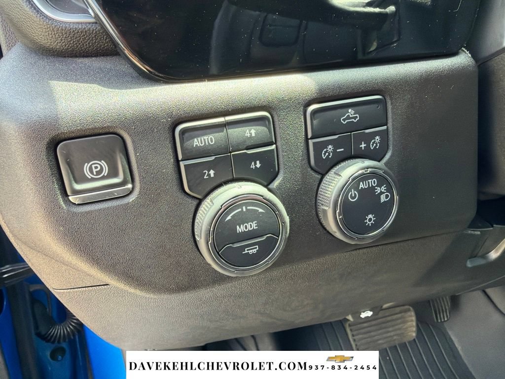 Used 2025 Chevrolet Silverado 1500 LT AWD/4WD image 11