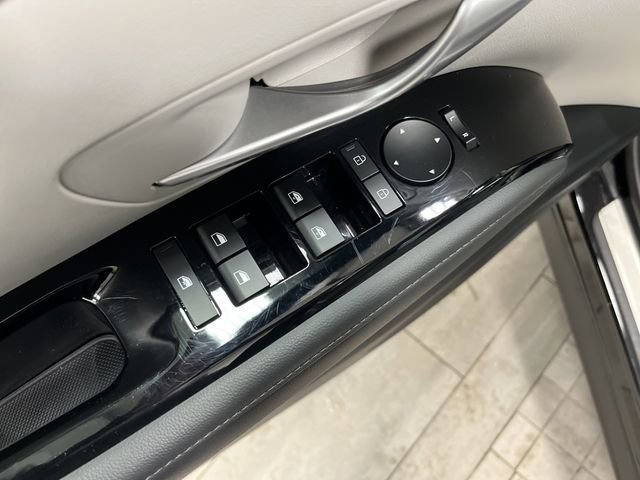 Used 2025 Hyundai Tucson Limited image 31