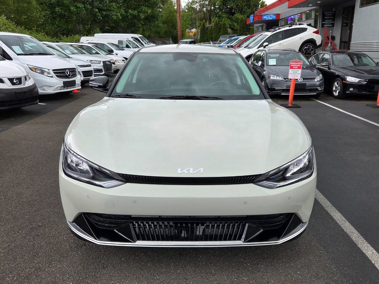 Used 2024 Kia EV6 Wind AWD/4WD image 2