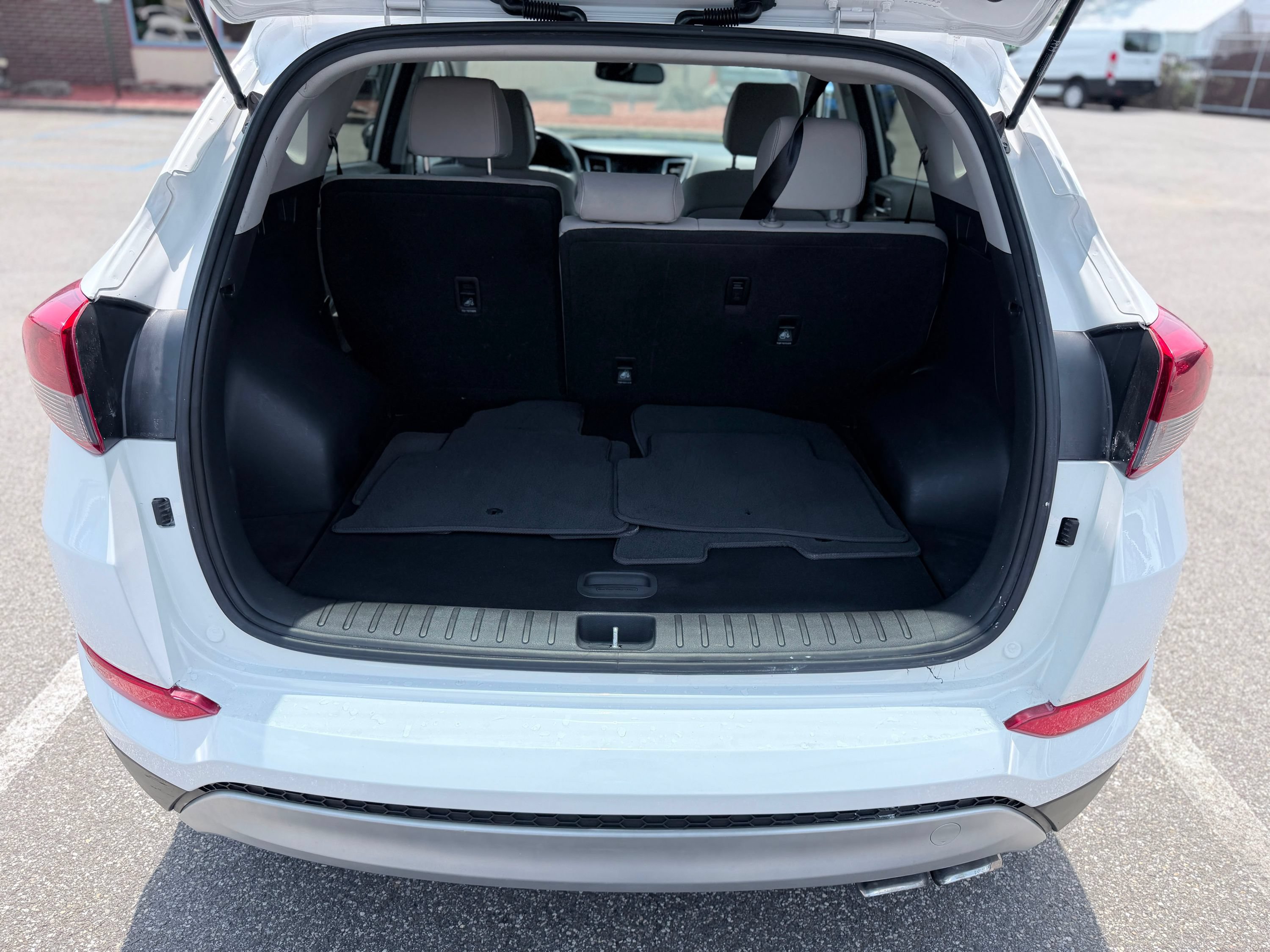 Used 2017 Hyundai Tucson Eco w/ Cargo Package AWD/4WD image 10