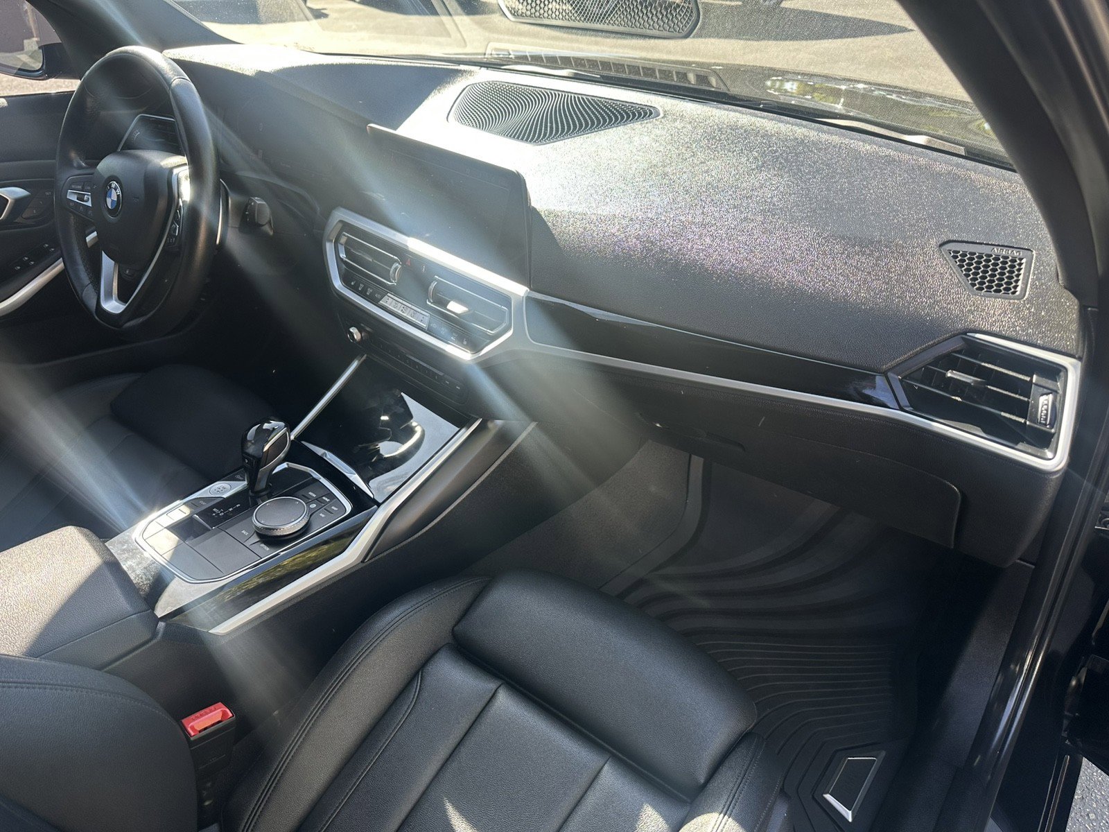 Used 2019 BMW 330i Sedan w/ Premium Package image 21