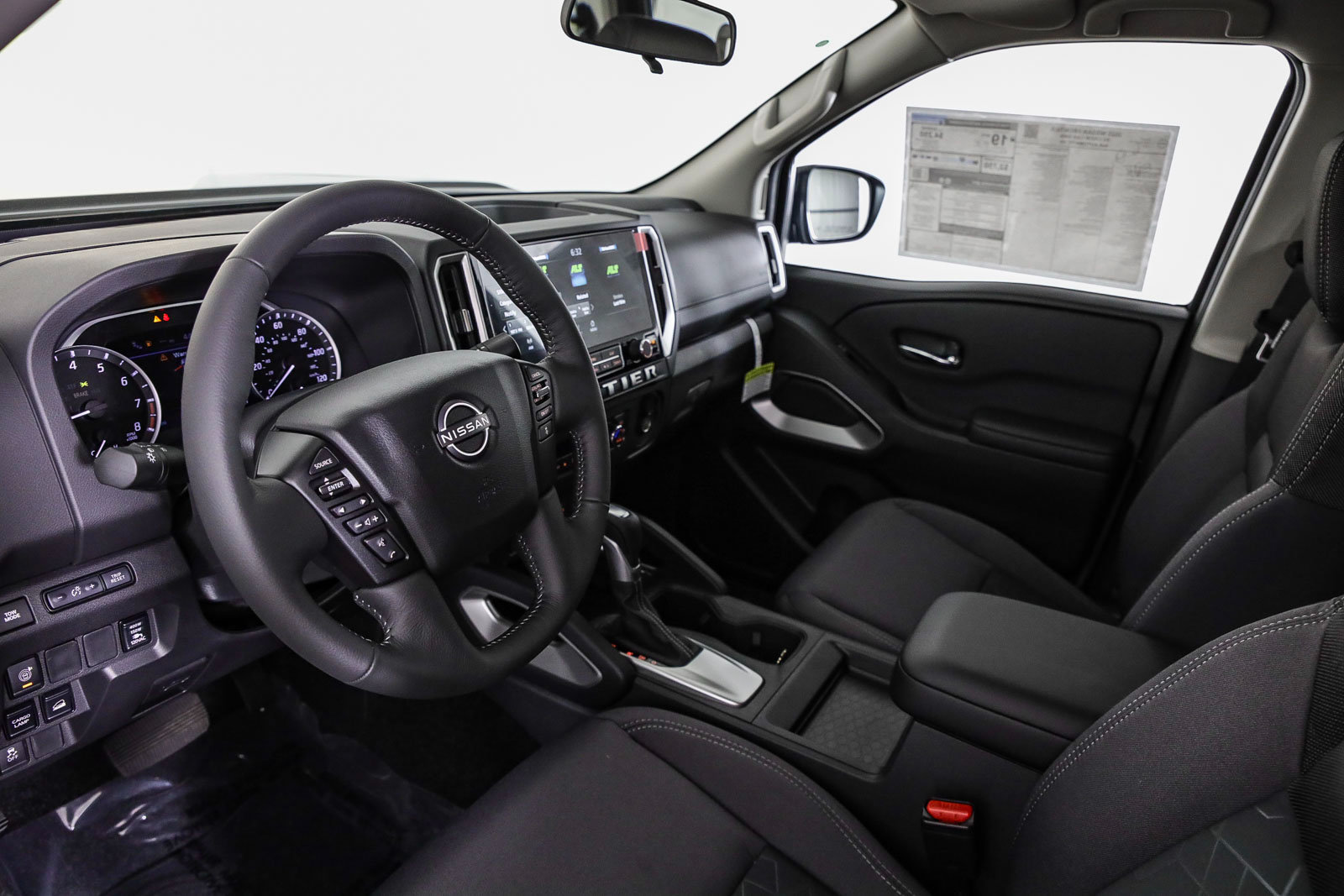 New 2025 Nissan Frontier SV w/ SV Convenience Package AWD/4WD image 15