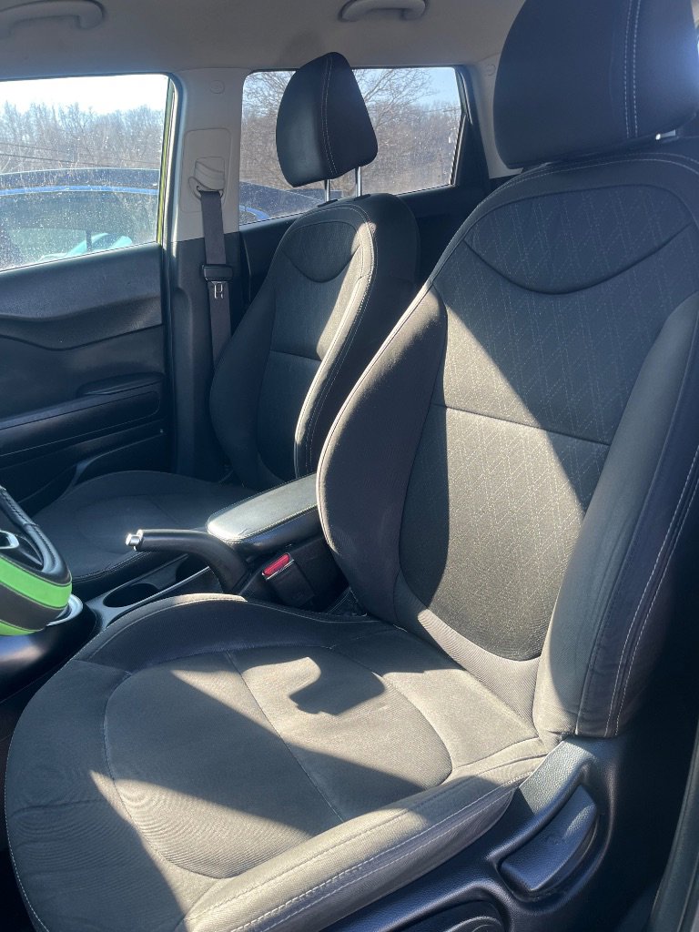 Used 2019 Kia Soul FWD image 2