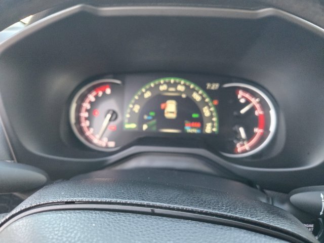 Certified 2025 Toyota RAV4 XLE FWD image 19