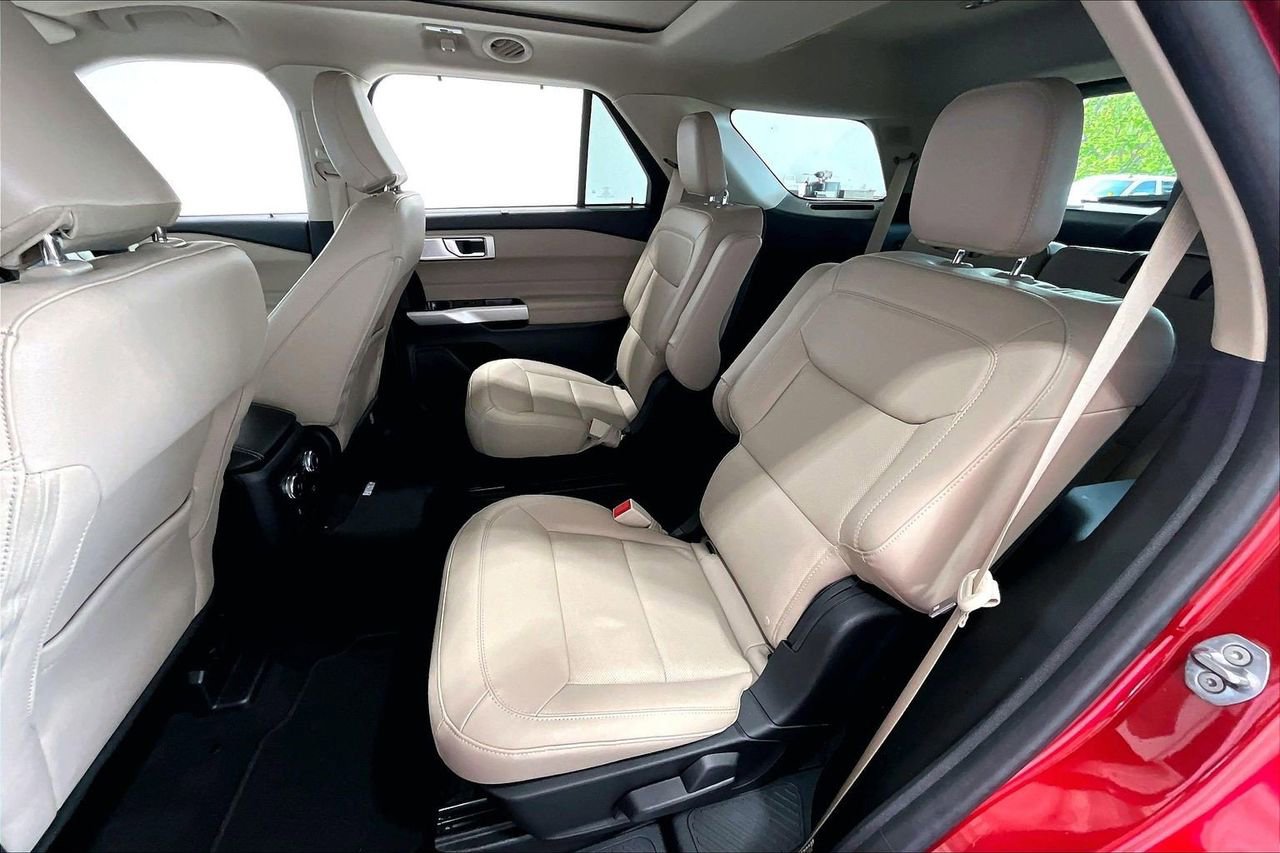 Certified 2024 Ford Explorer Limited w/ Limited Technology Package image 19