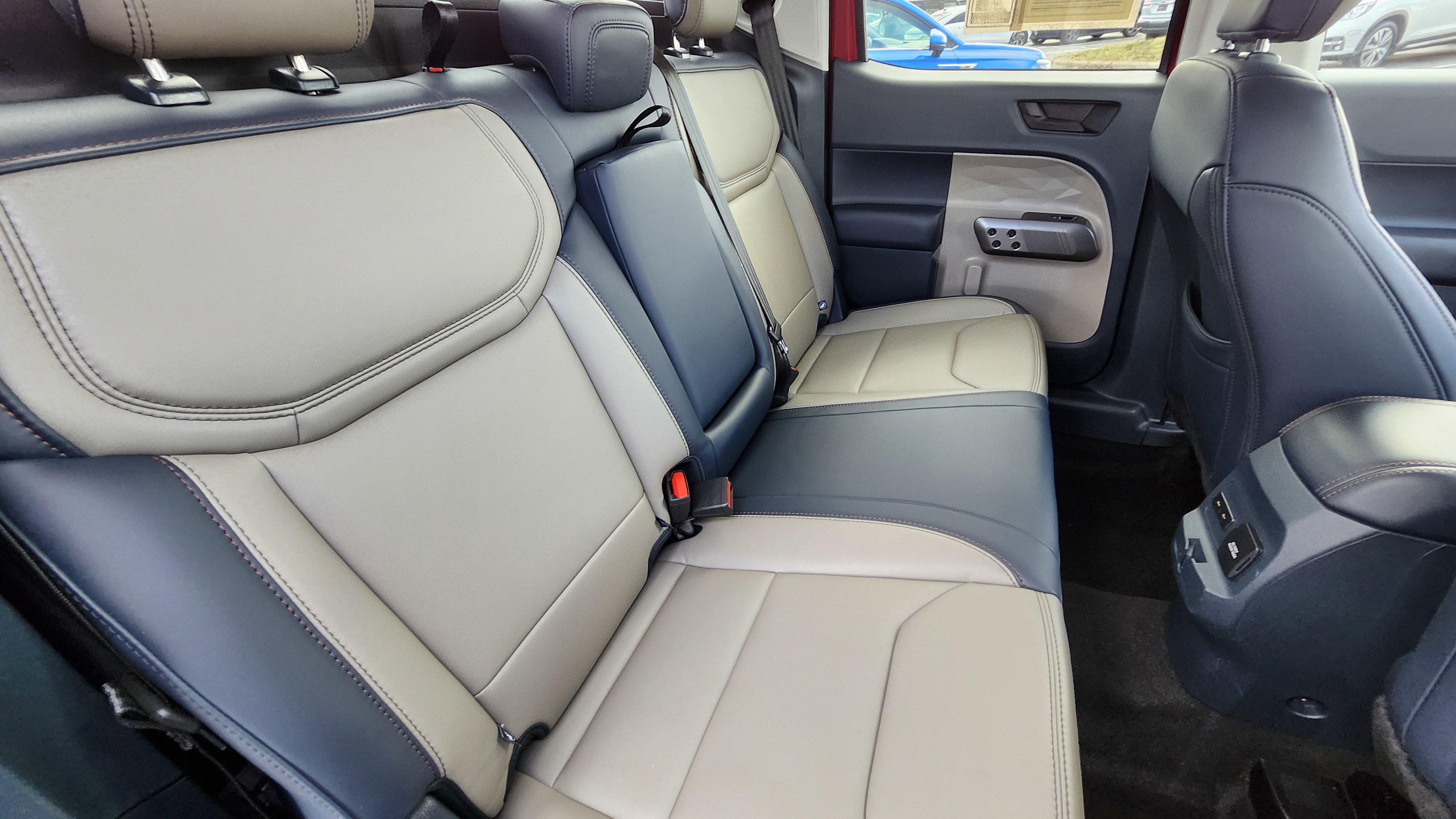 Used 2025 Ford Maverick Lariat w/ 4K Tow Package image 19