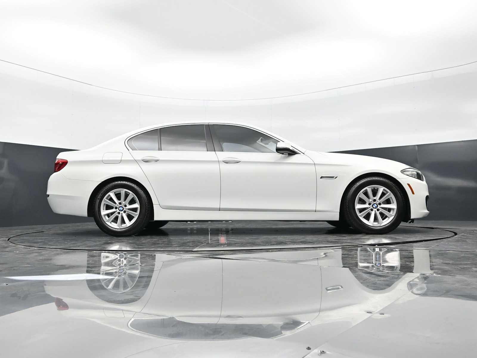 Used 2015 BMW 528i Sedan image 28