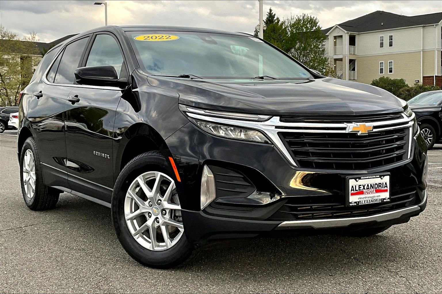 Used 2022 Chevrolet Equinox LT image 2