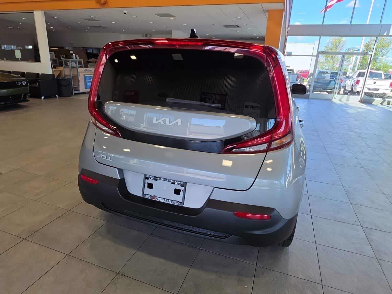 Used 2022 Kia Soul LX FWD image 11