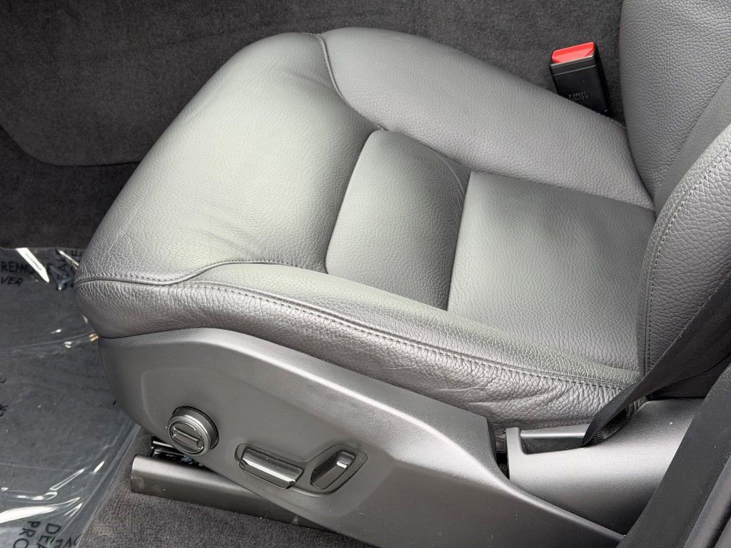 Certified 2025 Volvo XC90 B6 Plus image 24