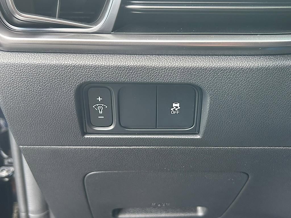 New 2025 Kia Sorento LX image 17