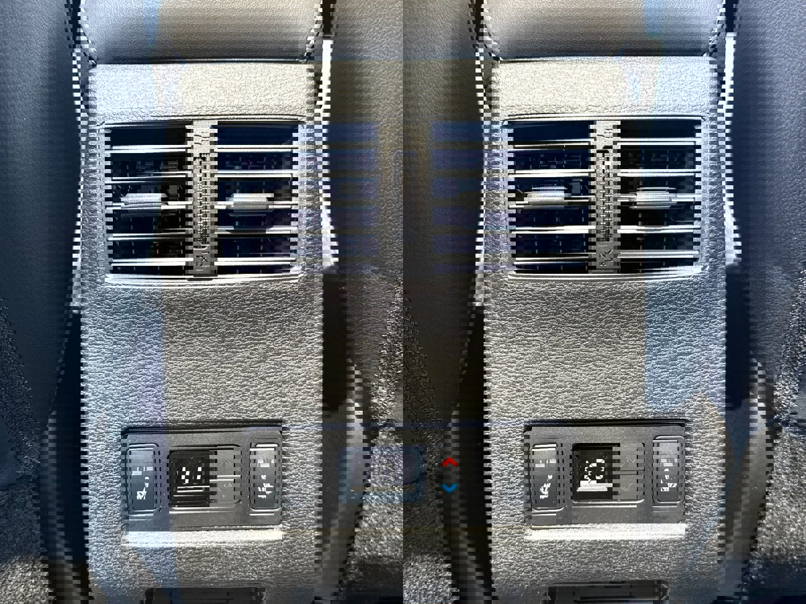 New 2025 Mitsubishi Outlander SEL image 11
