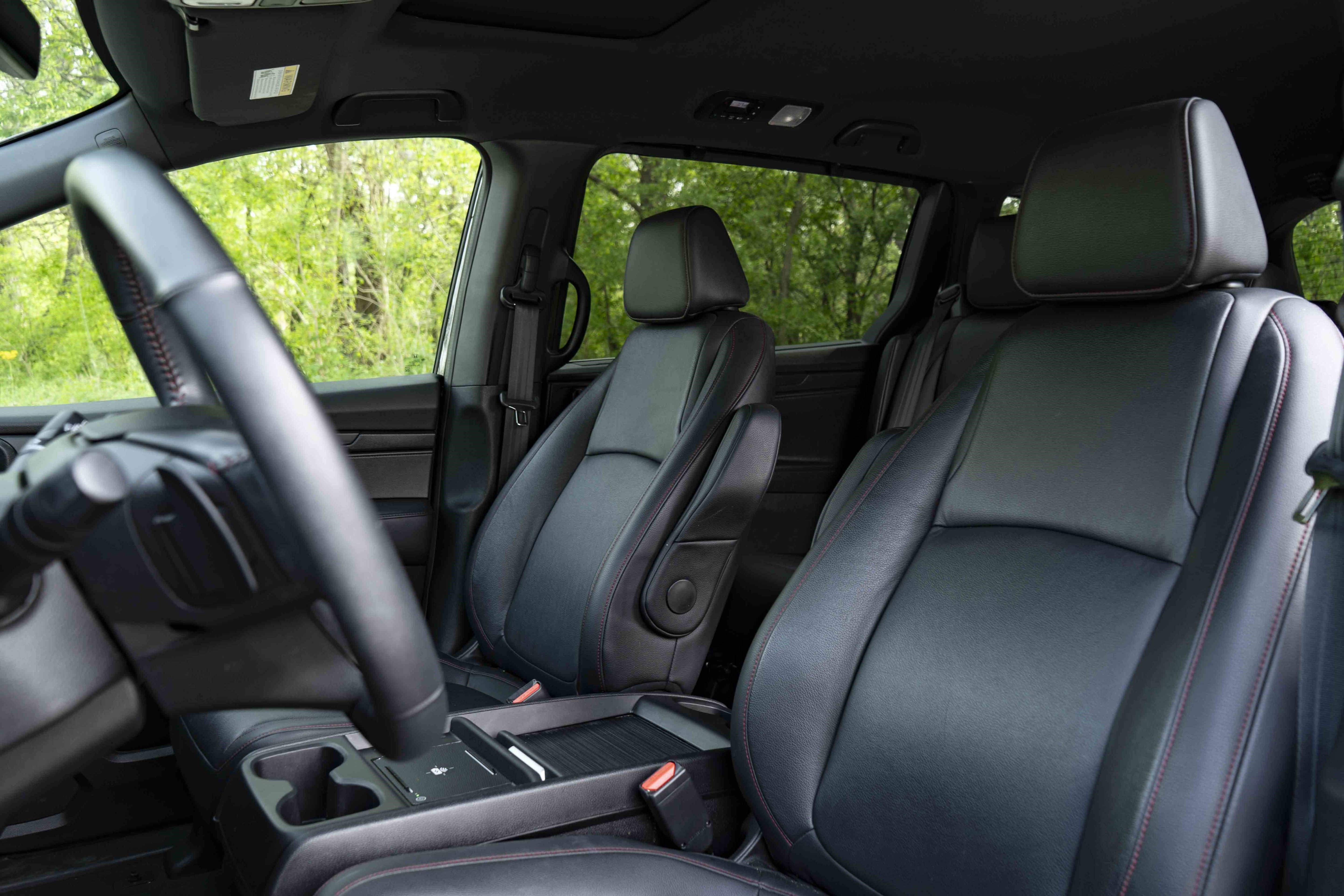 Used 2025 Honda Odyssey Sport-L image 17