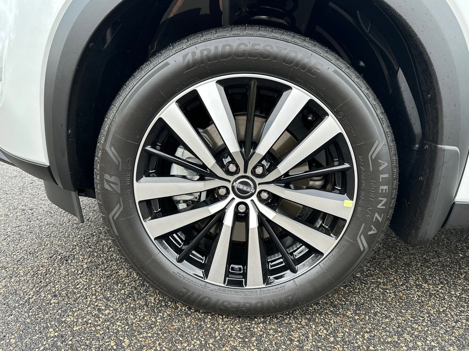 New 2025 Nissan Pathfinder Platinum w/ Cargo Package image 11