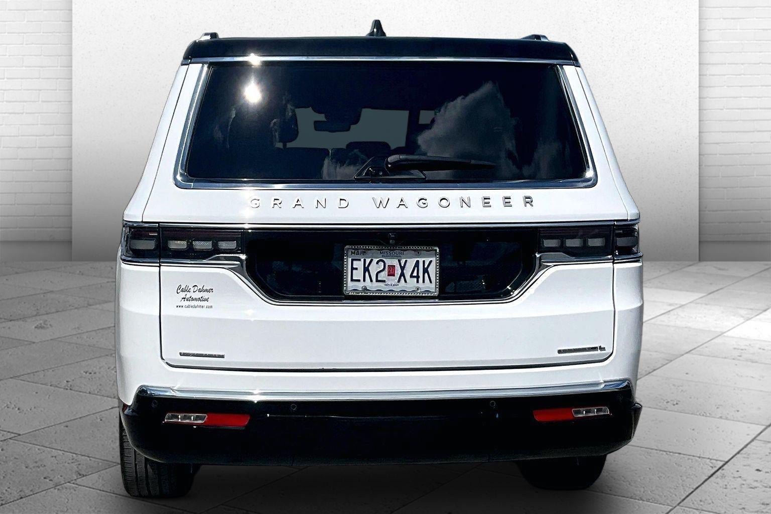 Used 2023 Jeep Grand Wagoneer L Series II AWD/4WD image 3