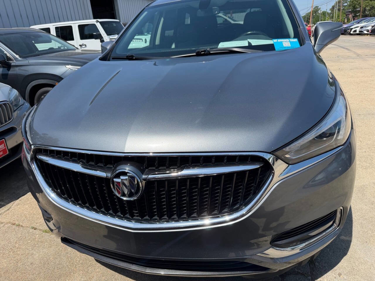 Used 2020 Buick Enclave Essence w/ Sound and Sites Package FWD image 3