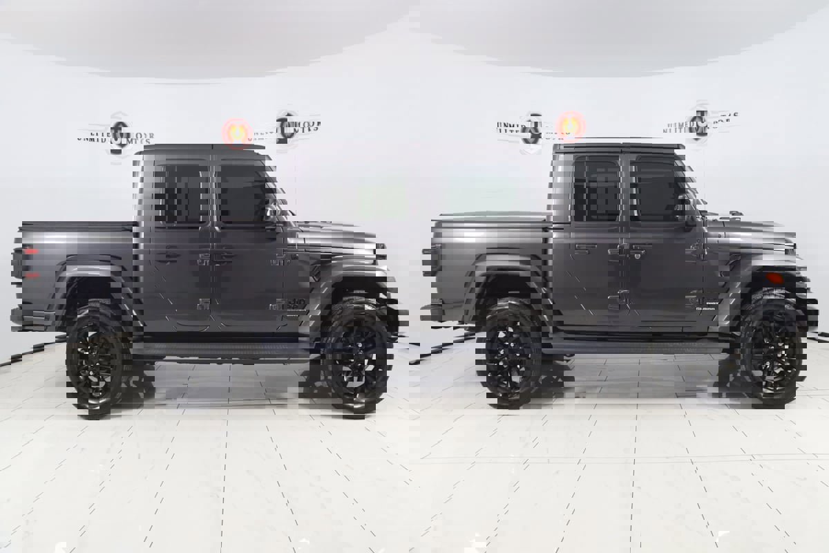 Used 2021 Jeep Gladiator Overland image 2