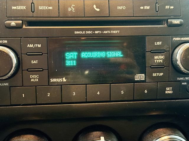 Used 2016 Jeep Compass Latitude image 14