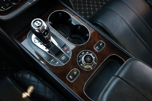 Used 2018 Bentley Bentayga AWD/4WD image 48
