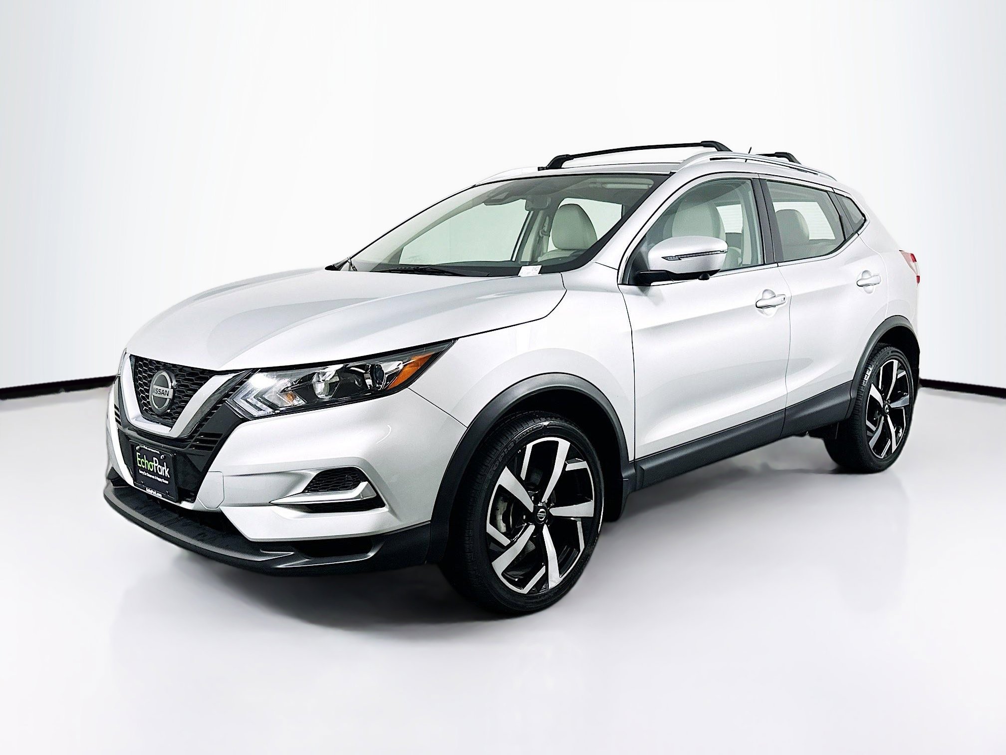Used 2022 Nissan Rogue Sport SL image 3