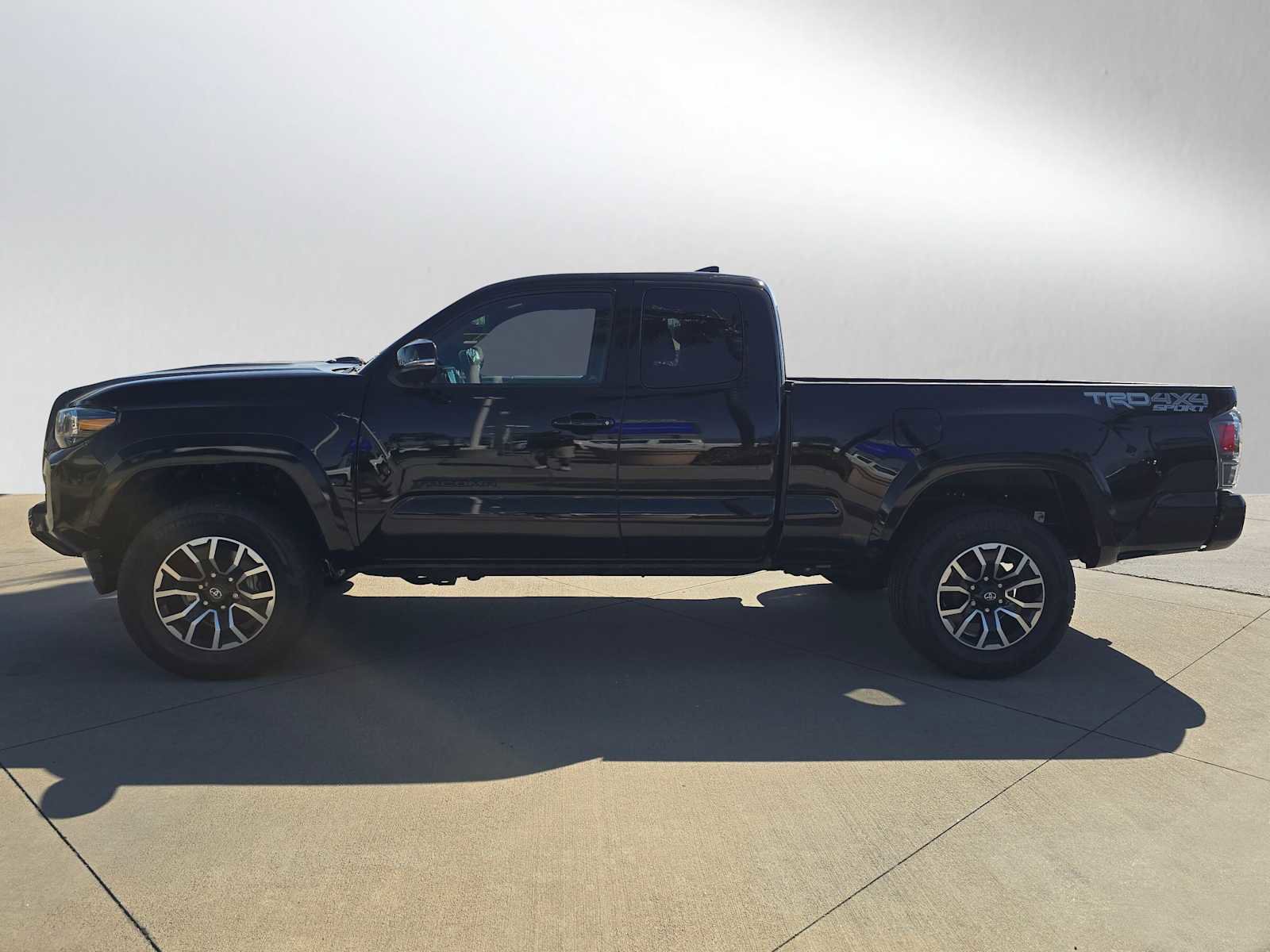 Certified 2023 Toyota Tacoma TRD Sport w/ Technology Package image 6