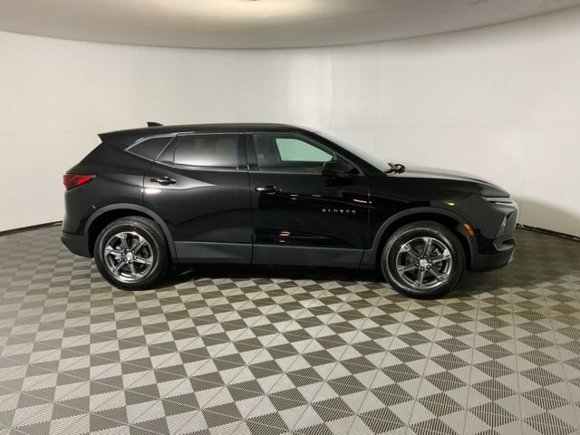 Used 2025 Chevrolet Blazer LT AWD/4WD image 5