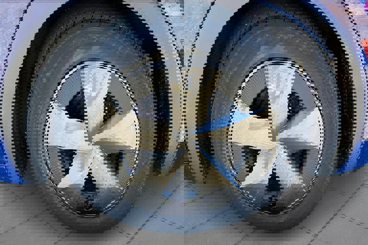 Used 2023 Toyota Prius LE image 10