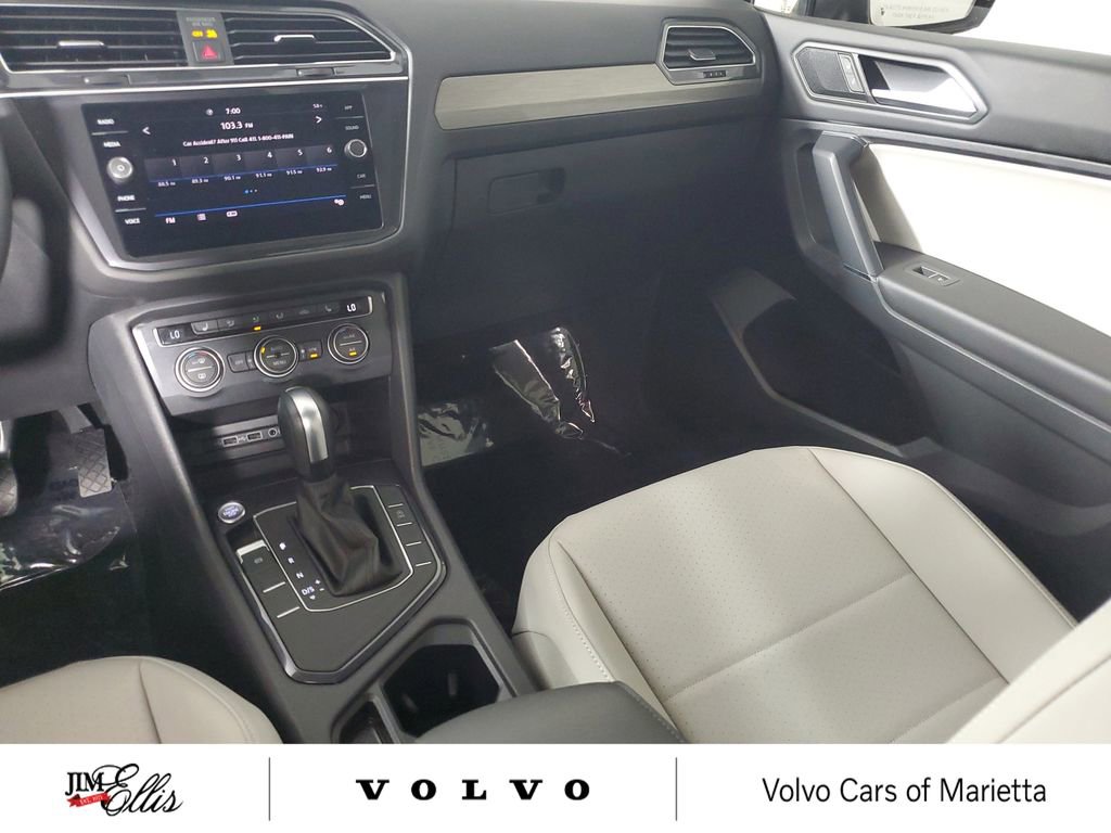 Used 2020 Volkswagen Tiguan SE FWD image 17
