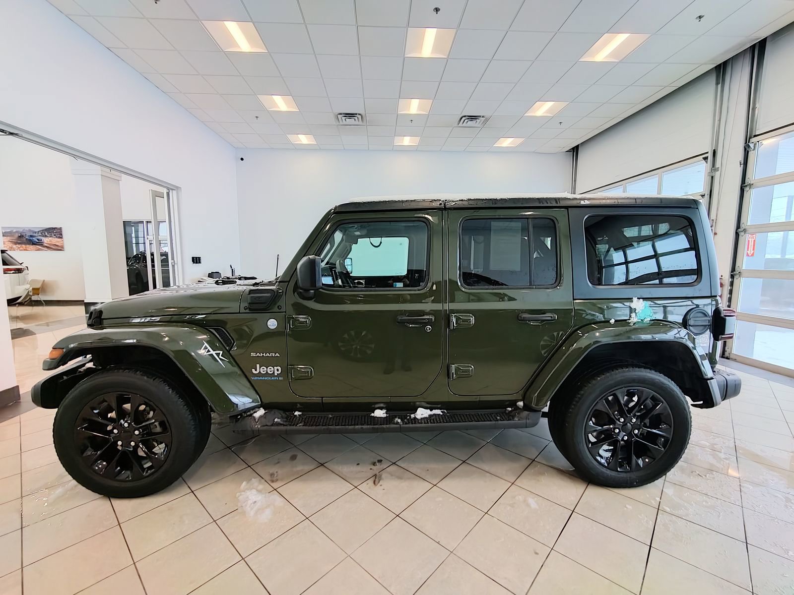 Used 2023 Jeep Wrangler Unlimited Sahara w/ Cold Weather Group image 6