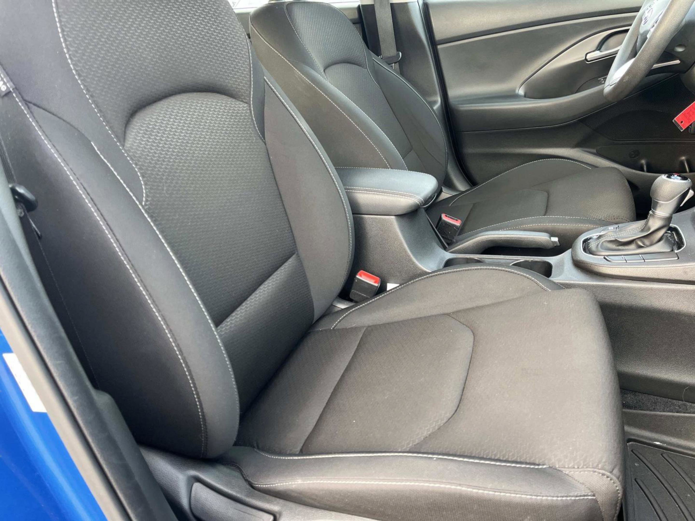 Used 2018 Hyundai Elantra GT image 26