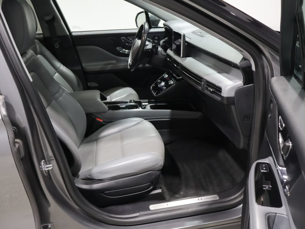Used 2021 Lincoln Corsair Reserve w/ Equipment Group 201A AWD/4WD image 22