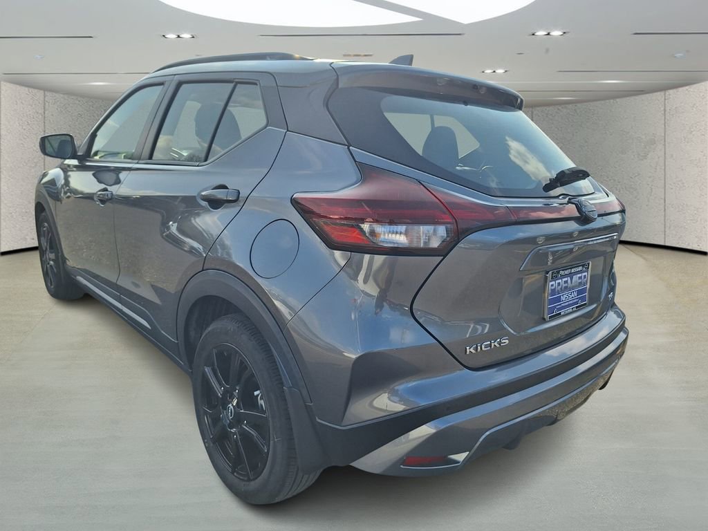 Used 2023 Nissan Kicks SR w/ SR Premium Package image 3