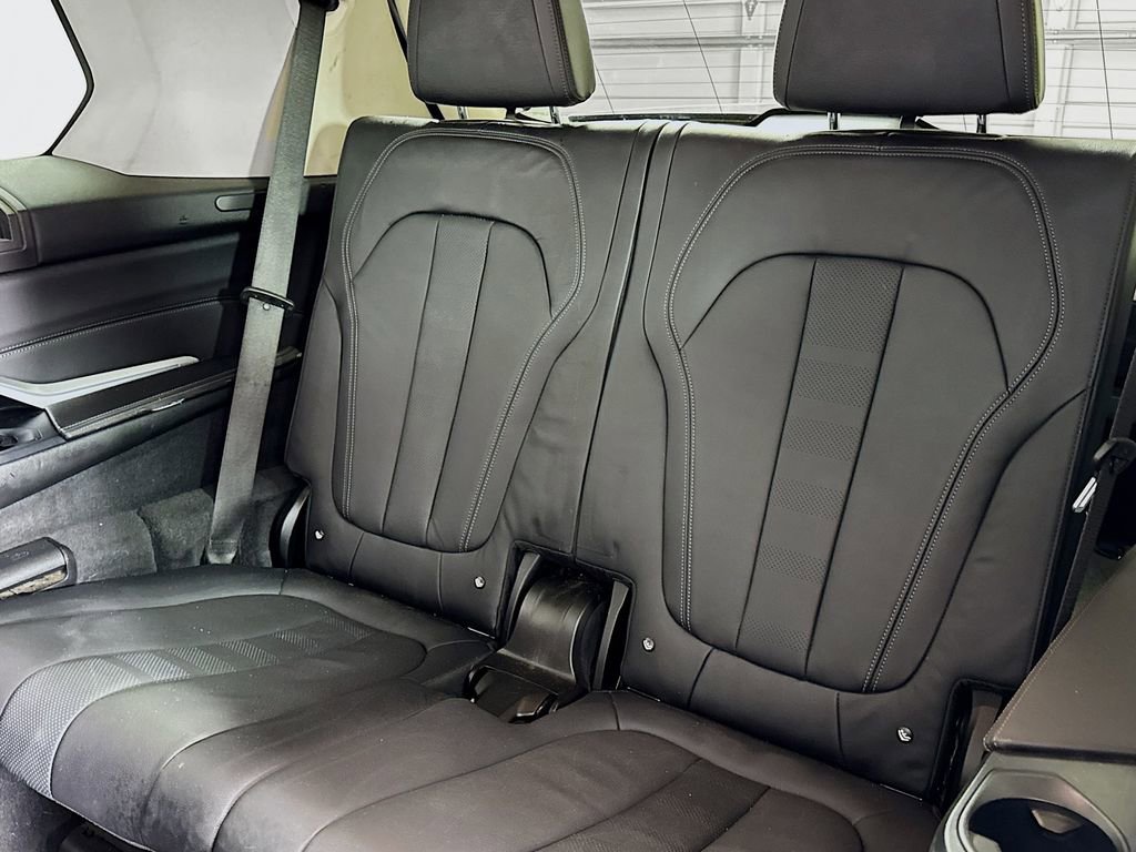 Used 2022 BMW X7 xDrive40i w/ Executive Package image 14