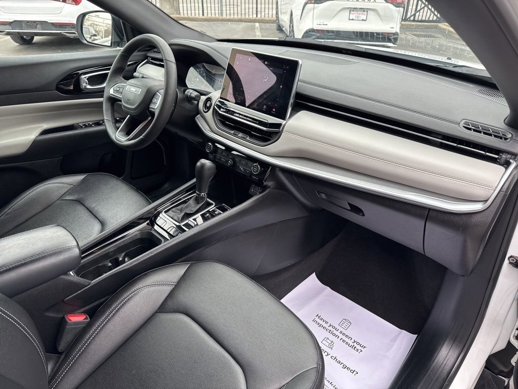 Used 2025 Jeep Compass Limited AWD/4WD image 28