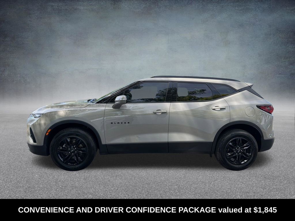 Used 2021 Chevrolet Blazer LT FWD image 2