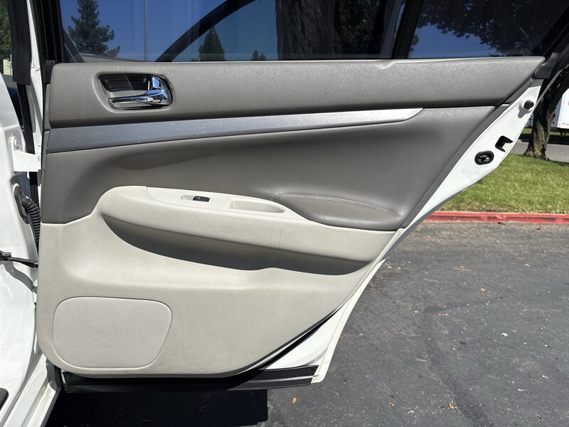 Used 2012 INFINITI G25 Journey RWD image 34