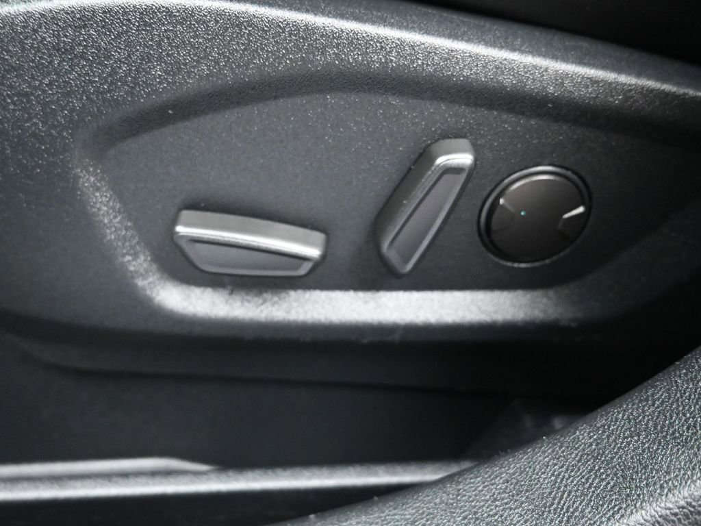 Used 2020 Ford Edge ST image 13