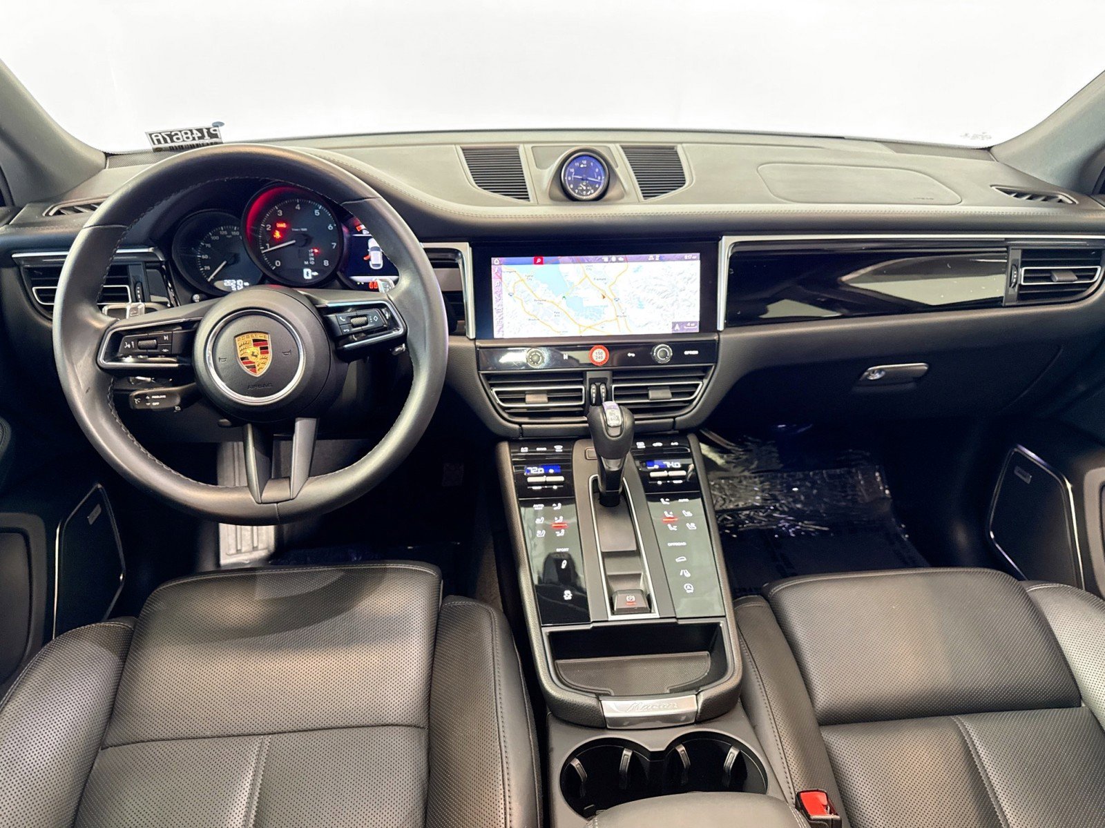 Certified 2022 Porsche Macan image 21