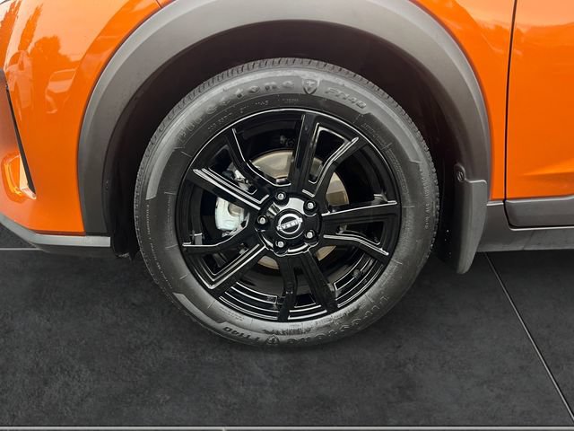 Used 2024 Nissan Kicks SR w/ SR Premium Package FWD image 9