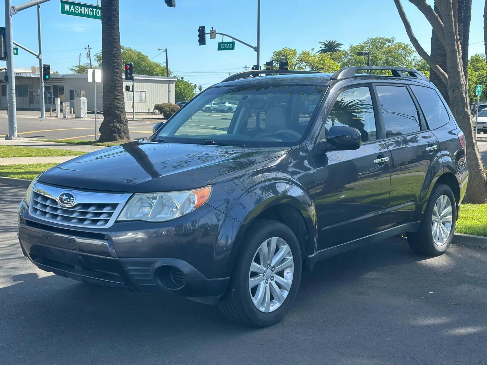 Used 2013 Subaru Forester 2.5X Premium image 3