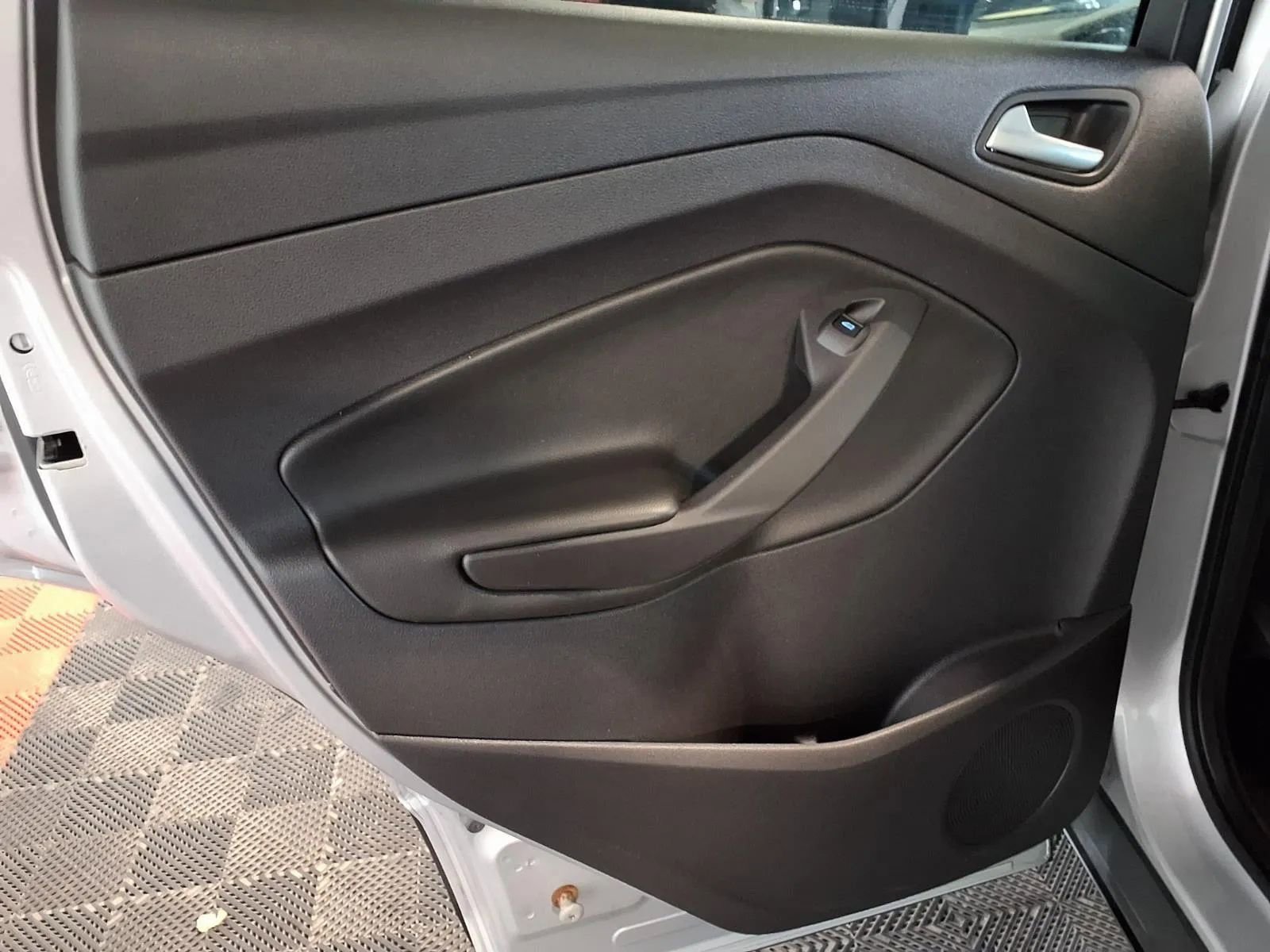 Used 2014 Ford Escape SE FWD image 14