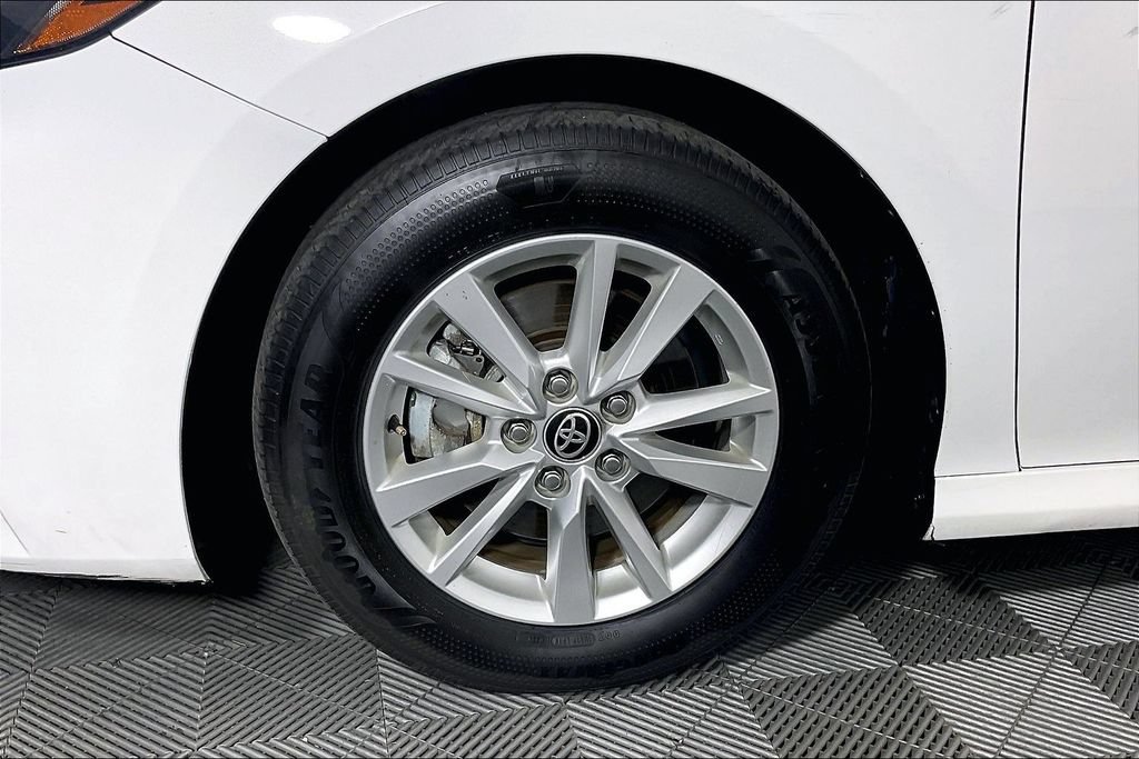 Used 2025 Toyota Camry LE FWD image 10