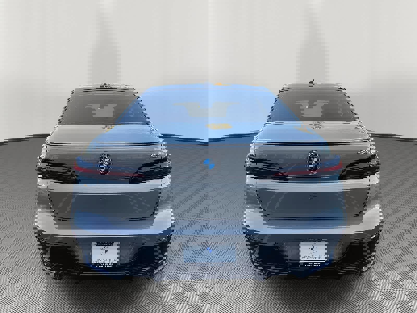 Certified 2023 BMW 740i image 4