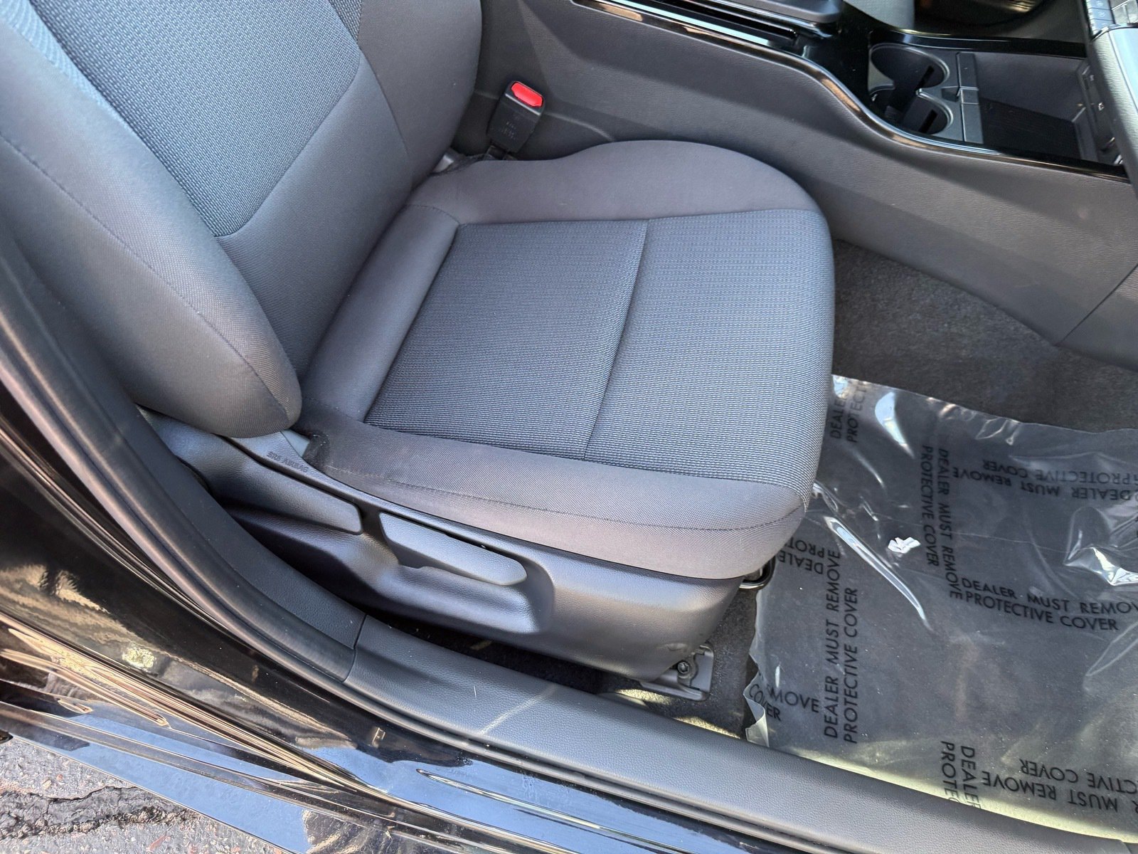 Used 2024 Toyota Prius LE FWD image 31
