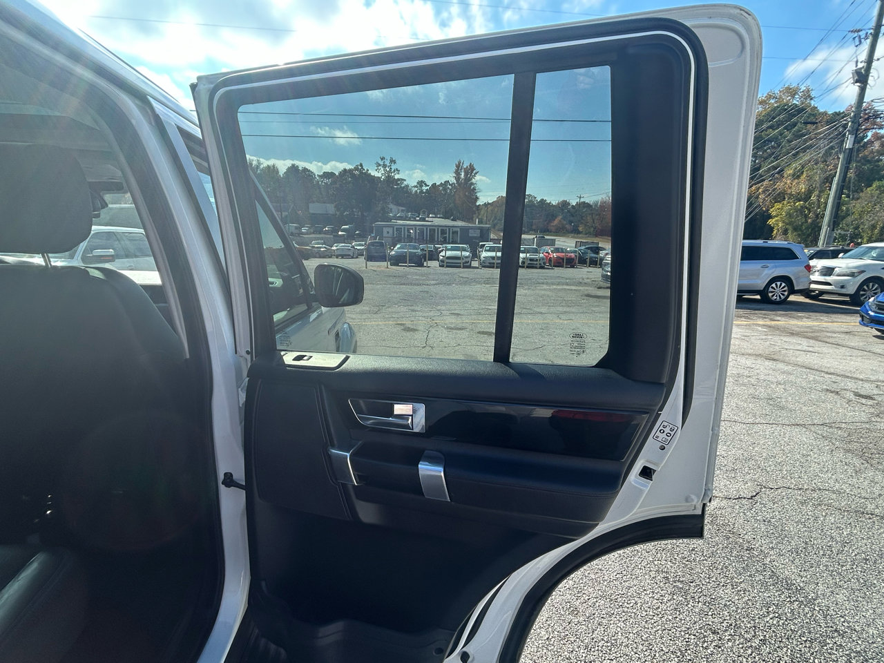 Used 2016 Land Rover LR4 HSE Silver Edition image 17