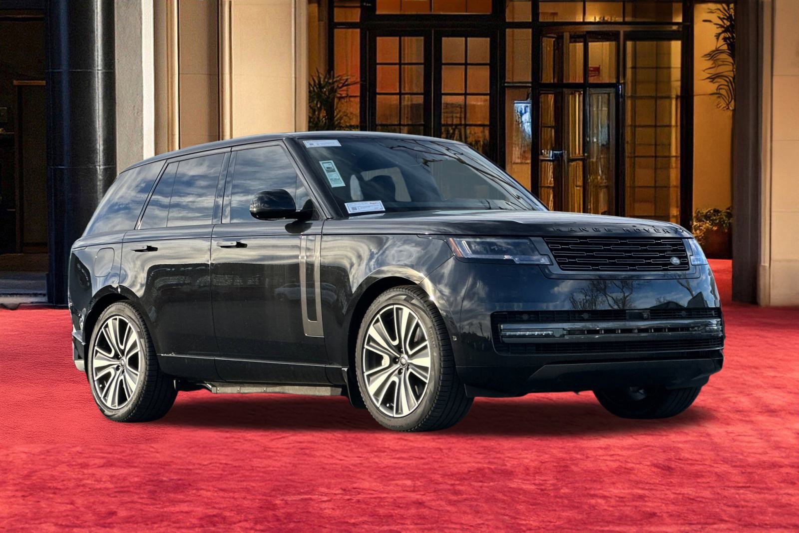 New 2025 Land Rover Range Rover SE image 8